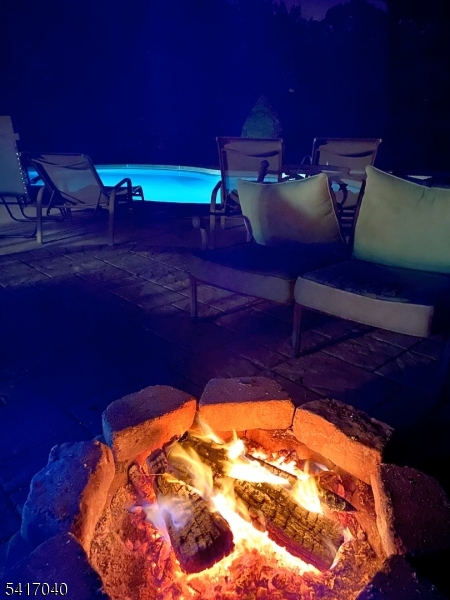 100 Knickerbocker Dr