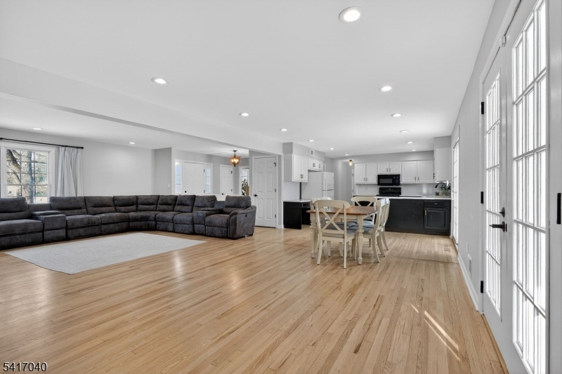 100 Knickerbocker Dr