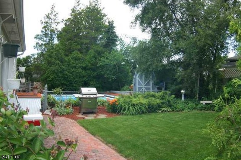 33 Nickel Ave