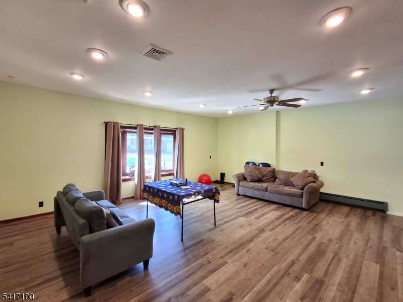 33 Nickel Ave