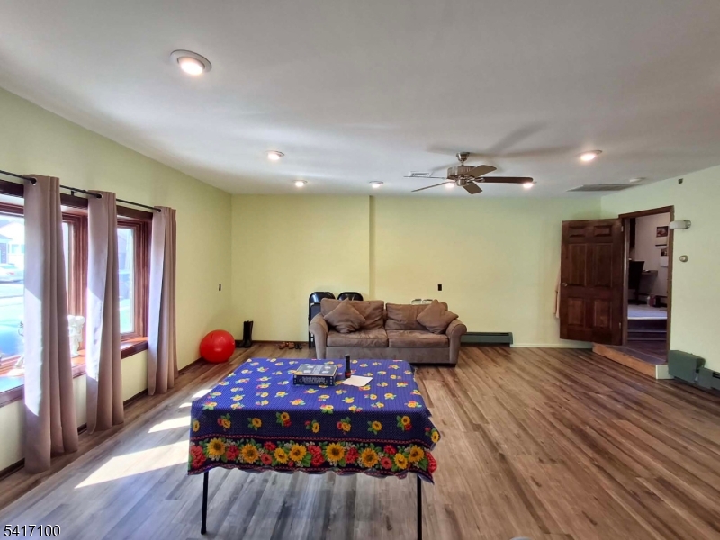 33 Nickel Ave