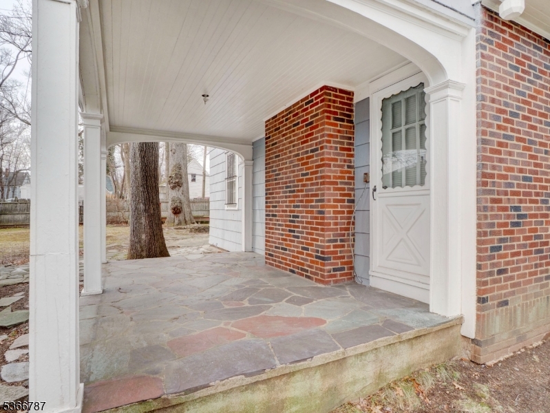 21 Edgewood Rd