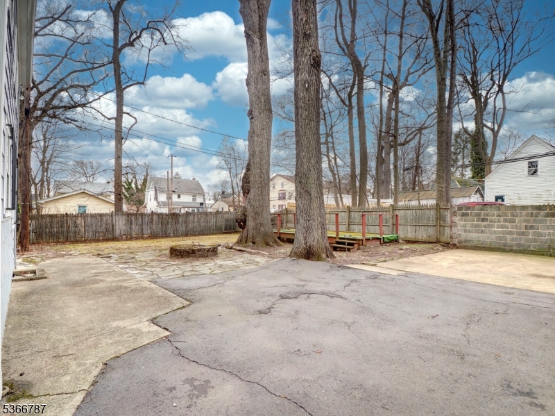 21 Edgewood Rd
