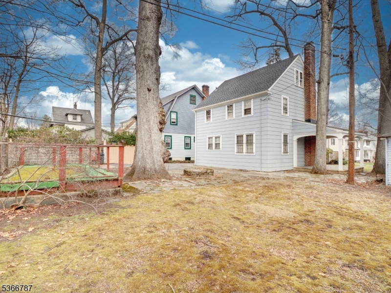 21 Edgewood Rd