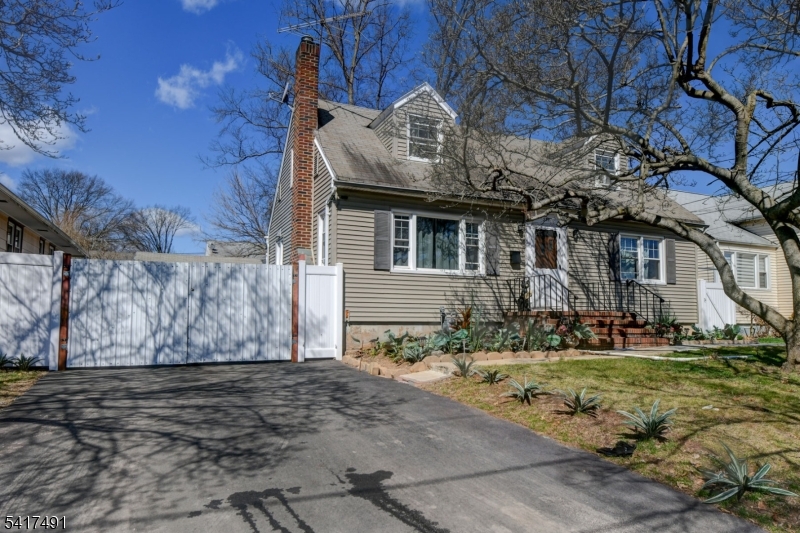 539 Monmouth Ave