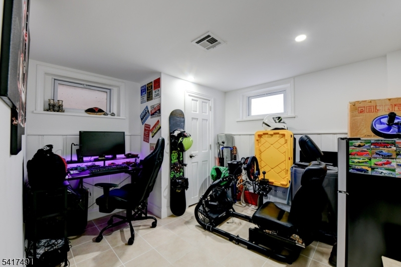 539 Monmouth Ave