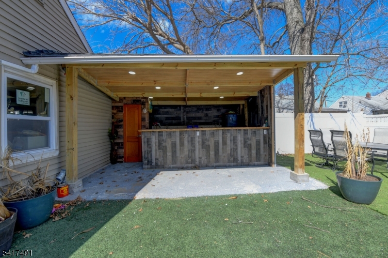 539 Monmouth Ave