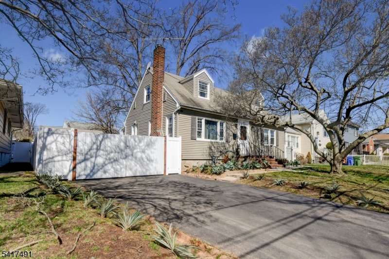 539 Monmouth Ave