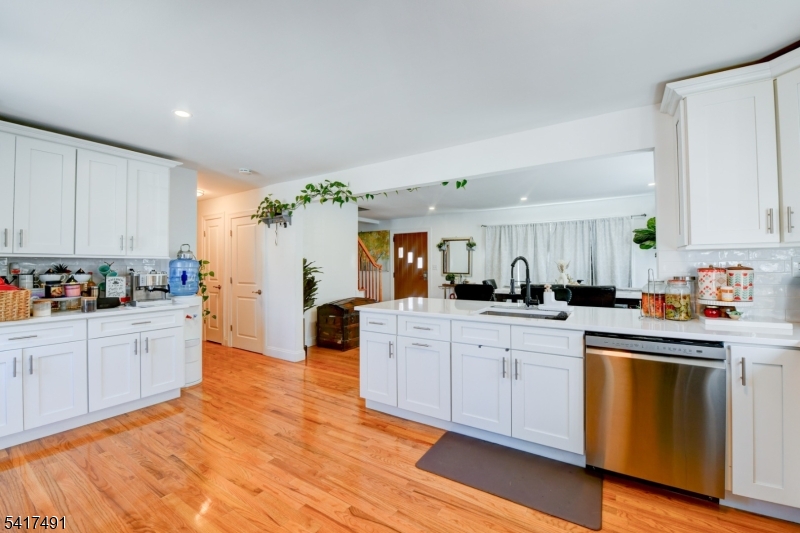 539 Monmouth Ave