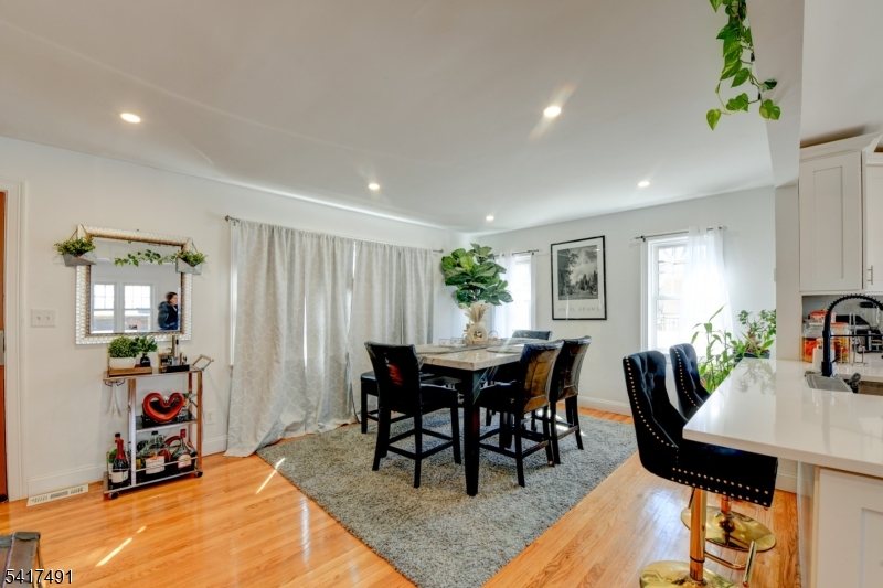539 Monmouth Ave