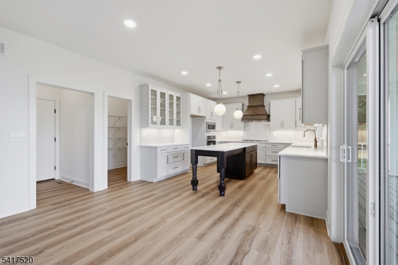 6 Spring Ct
