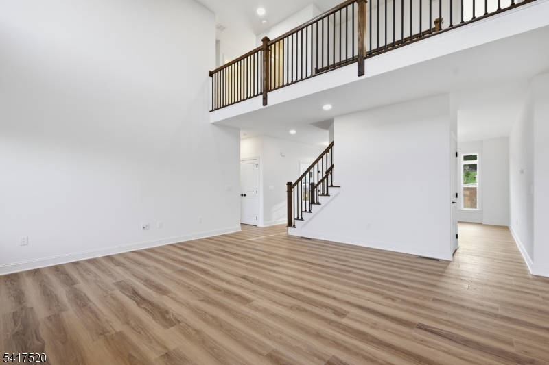 6 Spring Ct