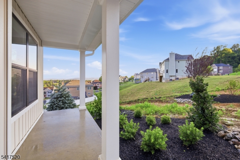 6 Spring Ct