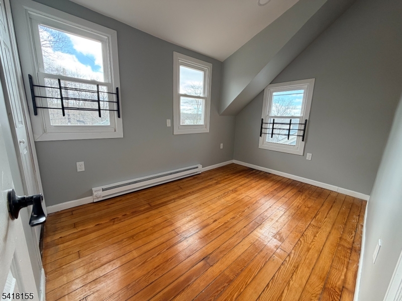 9 Lakeview Ave