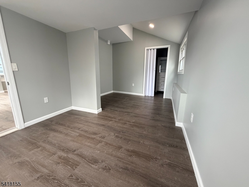 9 Lakeview Ave