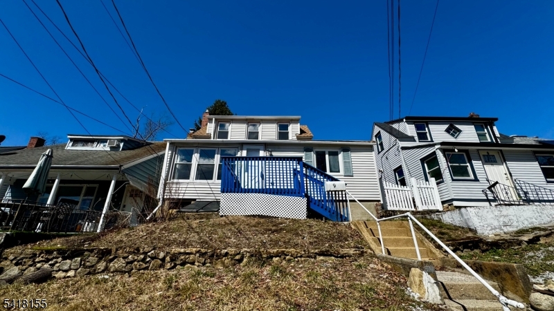 9 Lakeview Ave