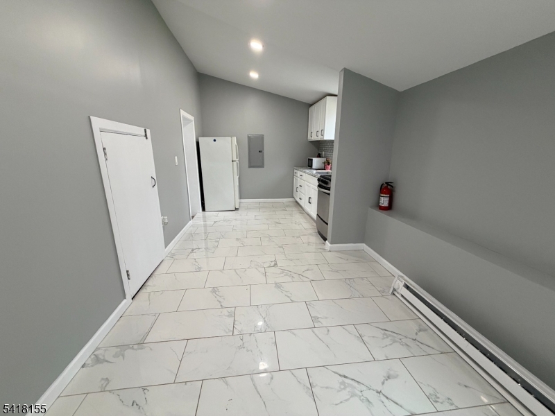 9 Lakeview Ave