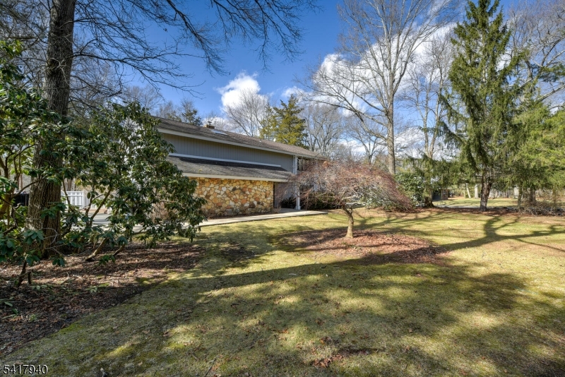 45 Birchwood Ln