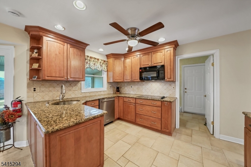 11 Beechnut Dr