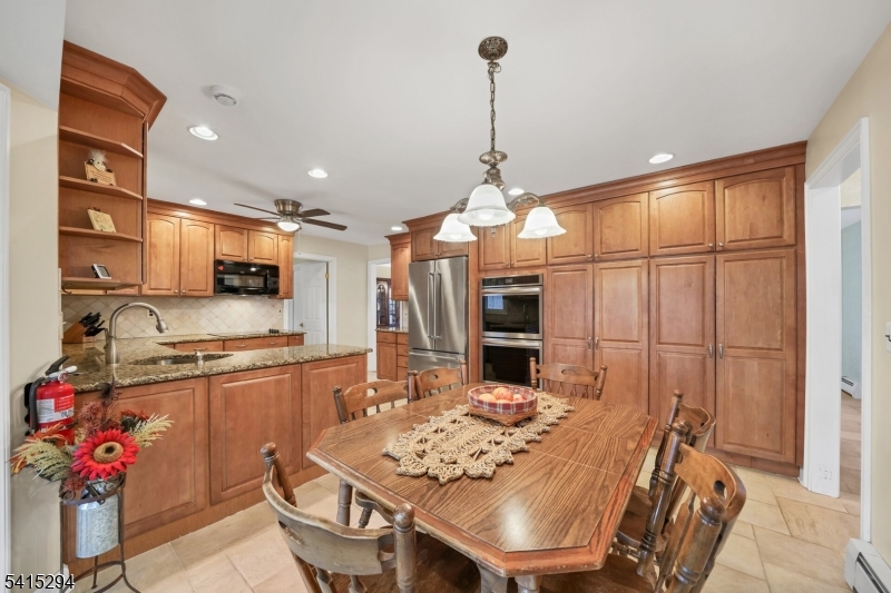 11 Beechnut Dr