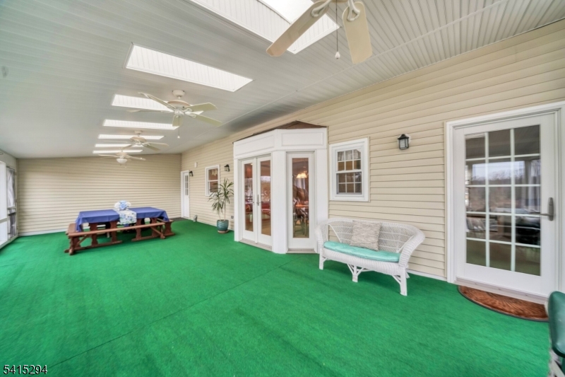 11 Beechnut Dr
