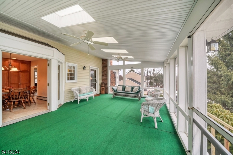 11 Beechnut Dr