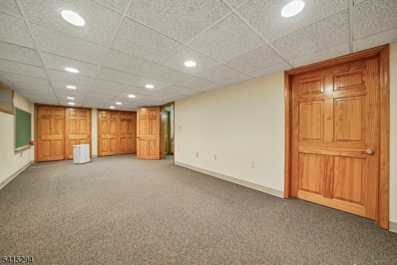 11 Beechnut Dr