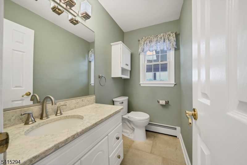 11 Beechnut Dr