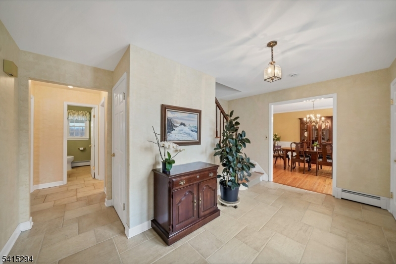 11 Beechnut Dr