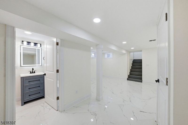 450 Highland Ave