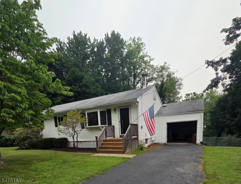 18 Kendall Dr