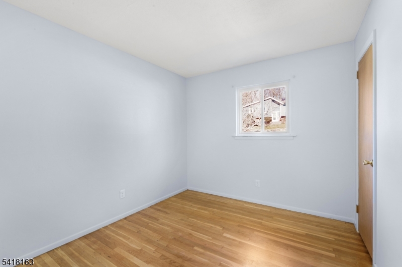 18 Kendall Dr