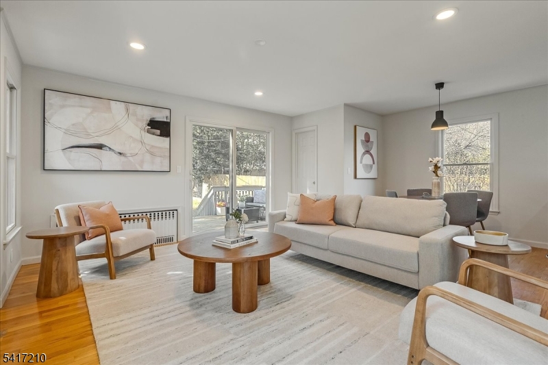 82 Essex Ave