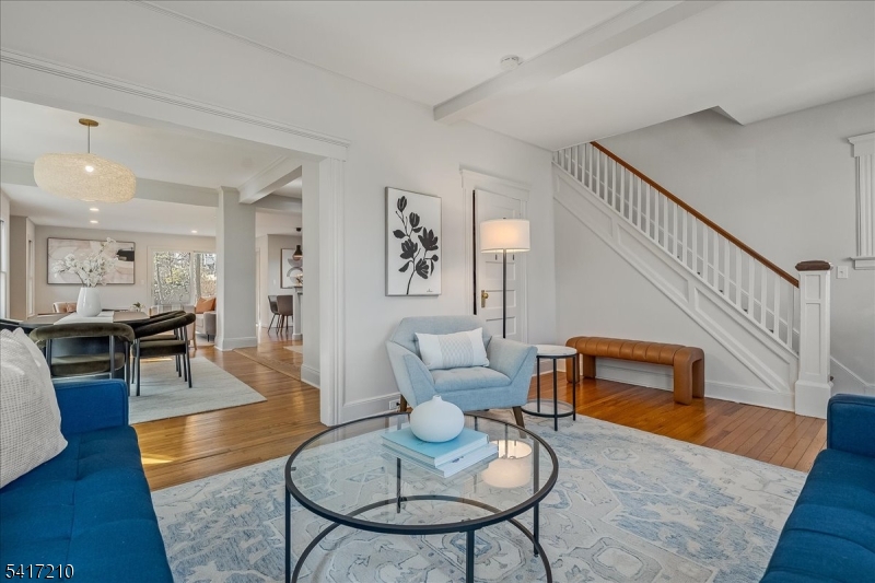 82 Essex Ave