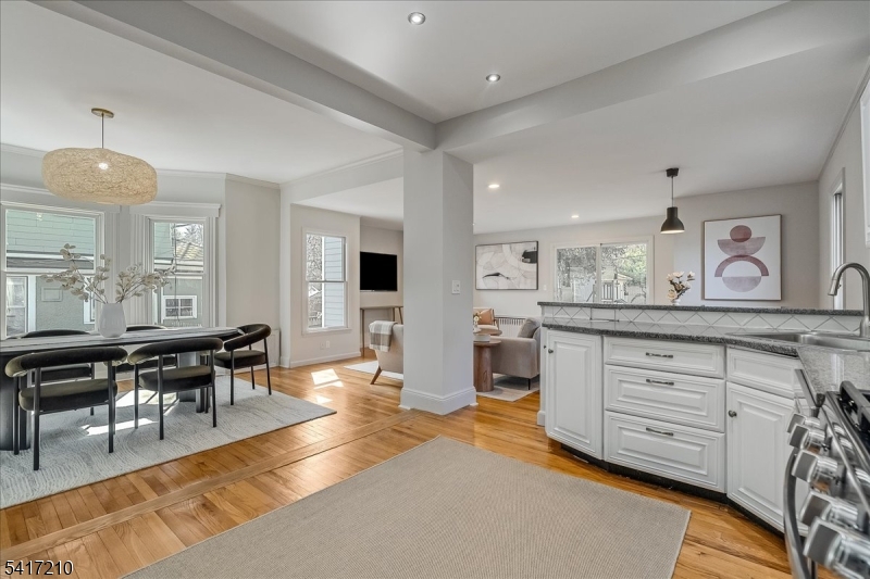 82 Essex Ave