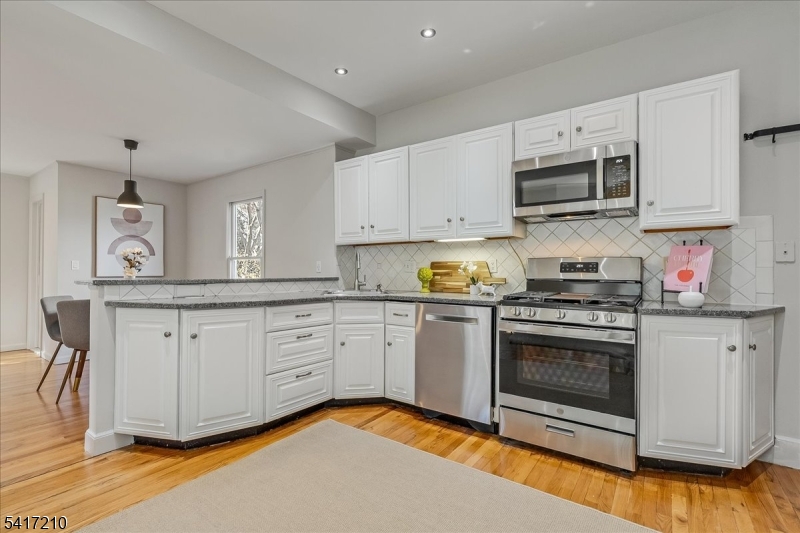 82 Essex Ave