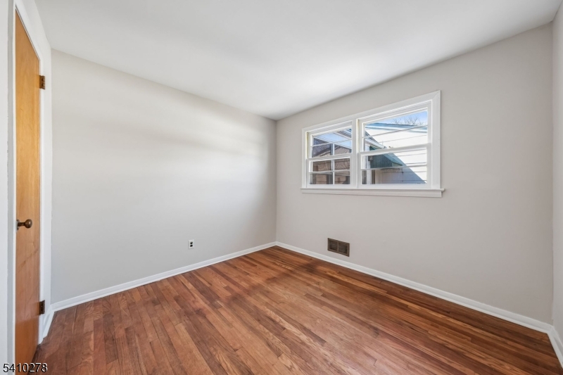4 Oak Ridge Rd