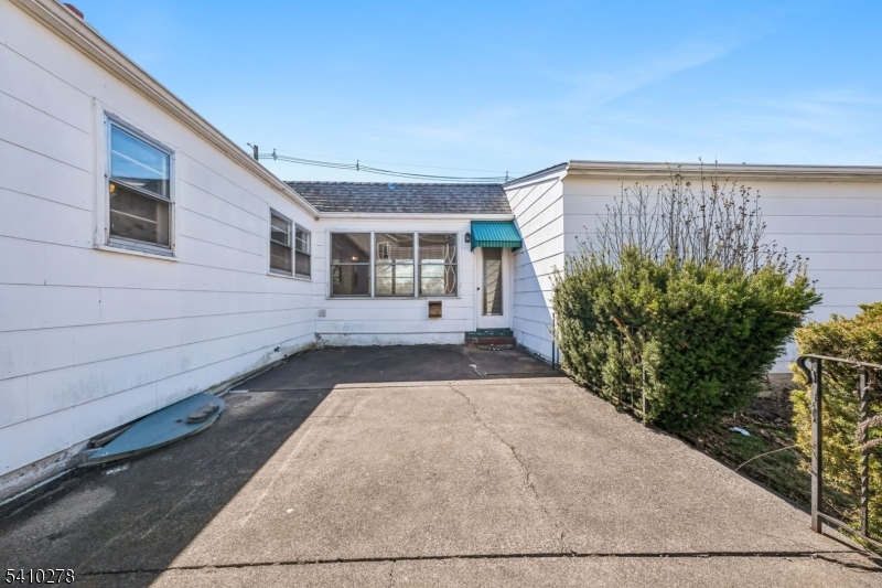 4 Oak Ridge Rd