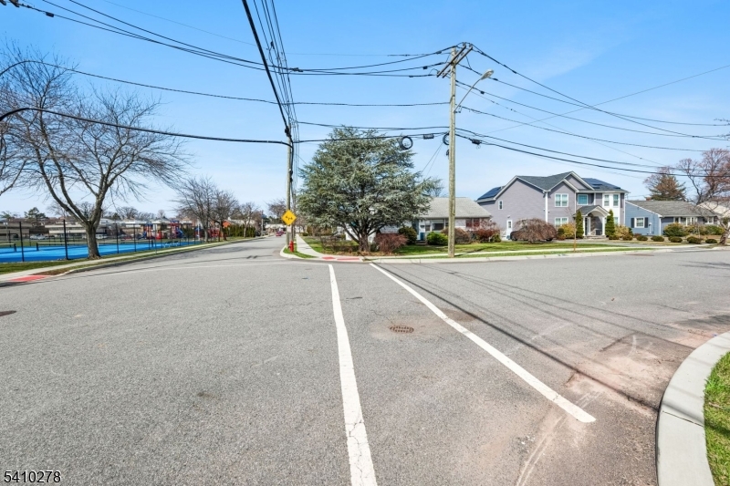 4 Oak Ridge Rd