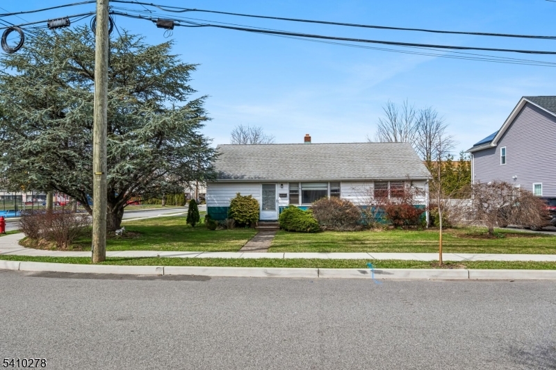 4 Oak Ridge Rd