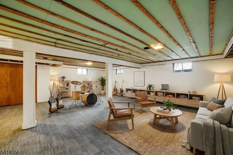 284 Madison Ave