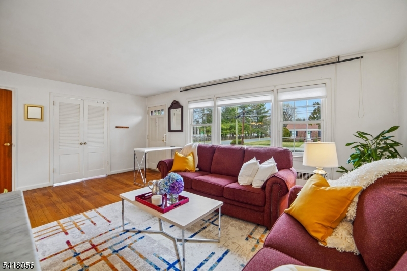 284 Madison Ave