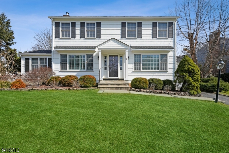 8 Dunnder Dr