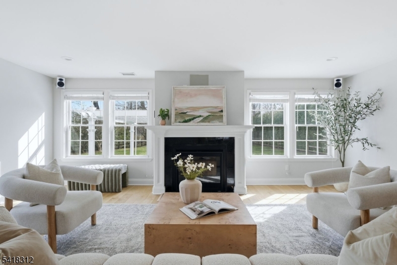 8 Dunnder Dr