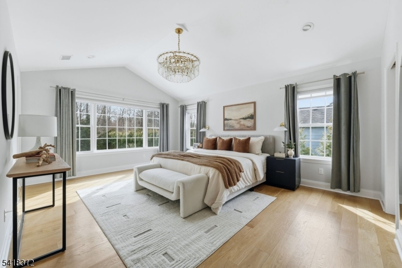 8 Dunnder Dr