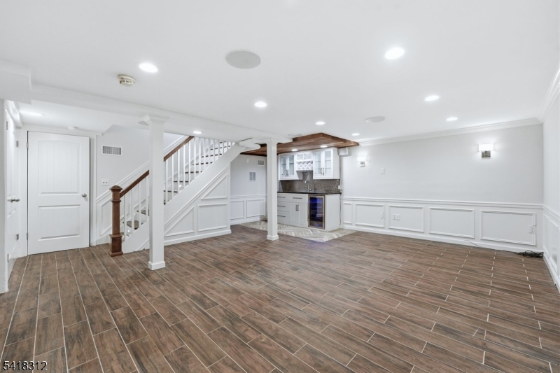 8 Dunnder Dr