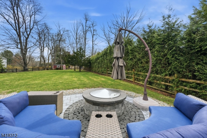 8 Dunnder Dr