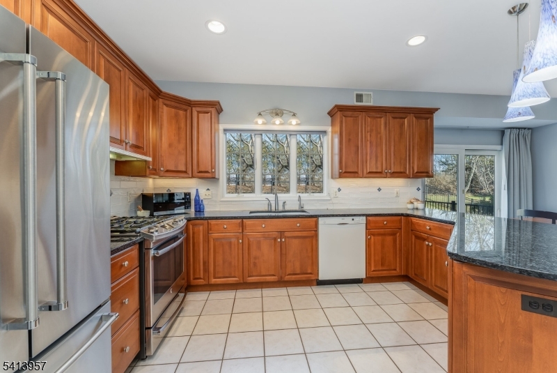 4 Cheshire Ct