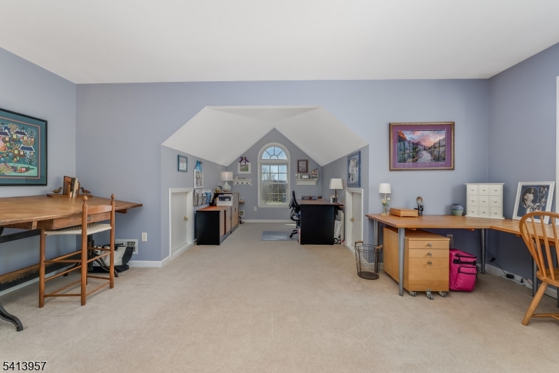 4 Cheshire Ct