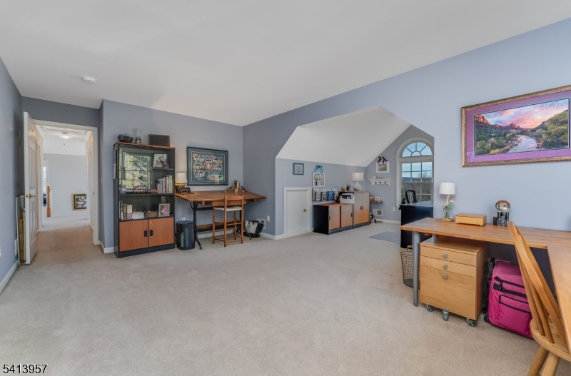 4 Cheshire Ct
